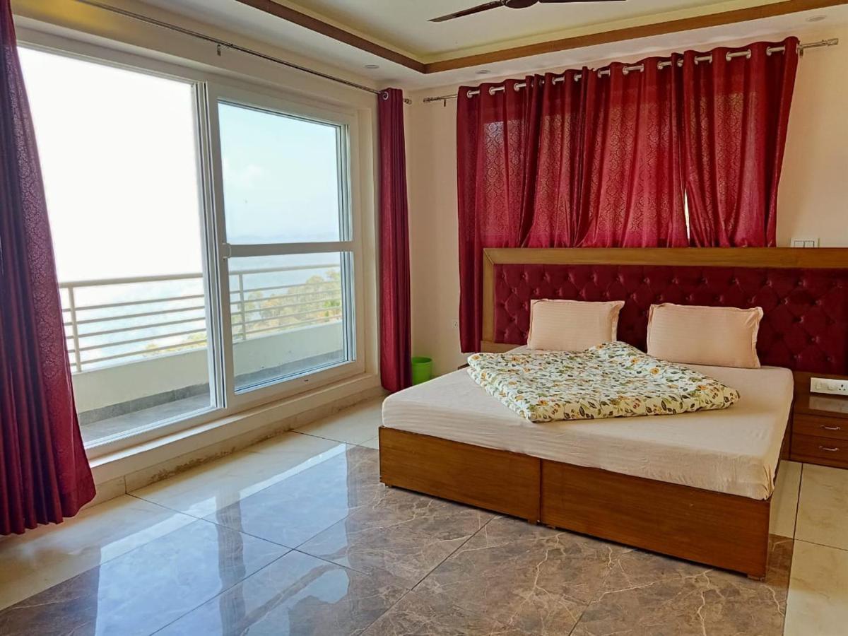 Pine Peak Villa Kasauli Kültér fotó
