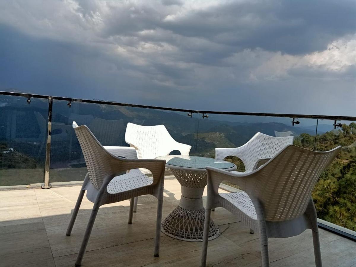 Pine Peak Villa Kasauli Kültér fotó
