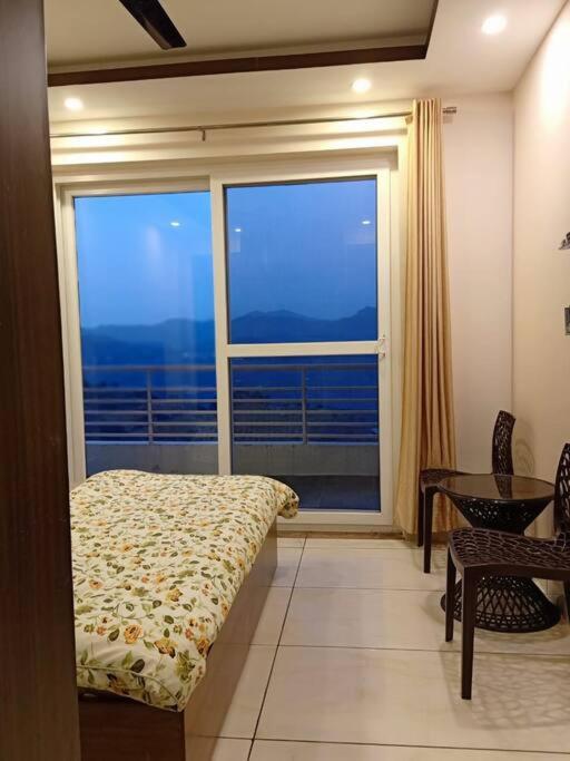 Pine Peak Villa Kasauli Kültér fotó