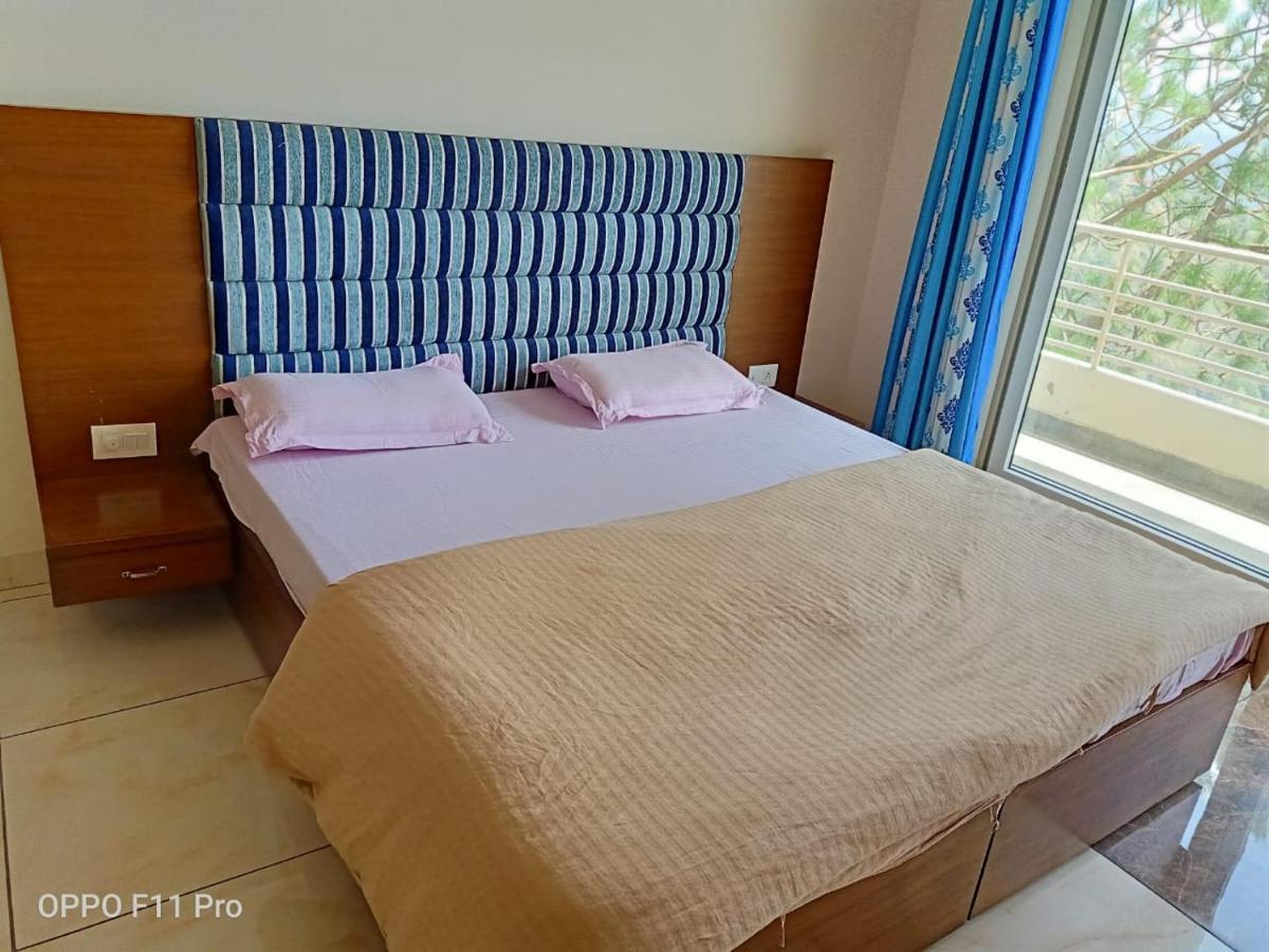 Pine Peak Villa Kasauli Kültér fotó