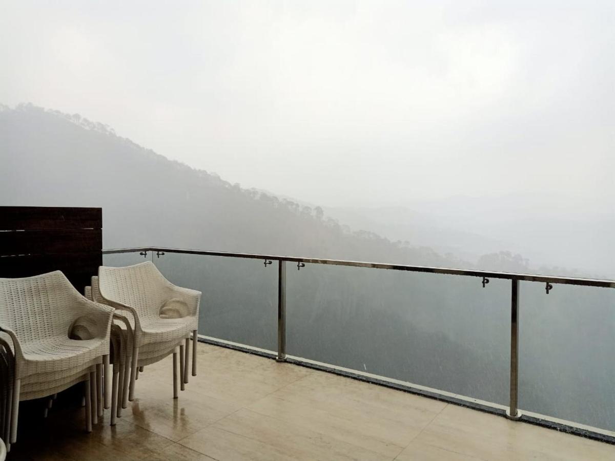 Pine Peak Villa Kasauli Kültér fotó