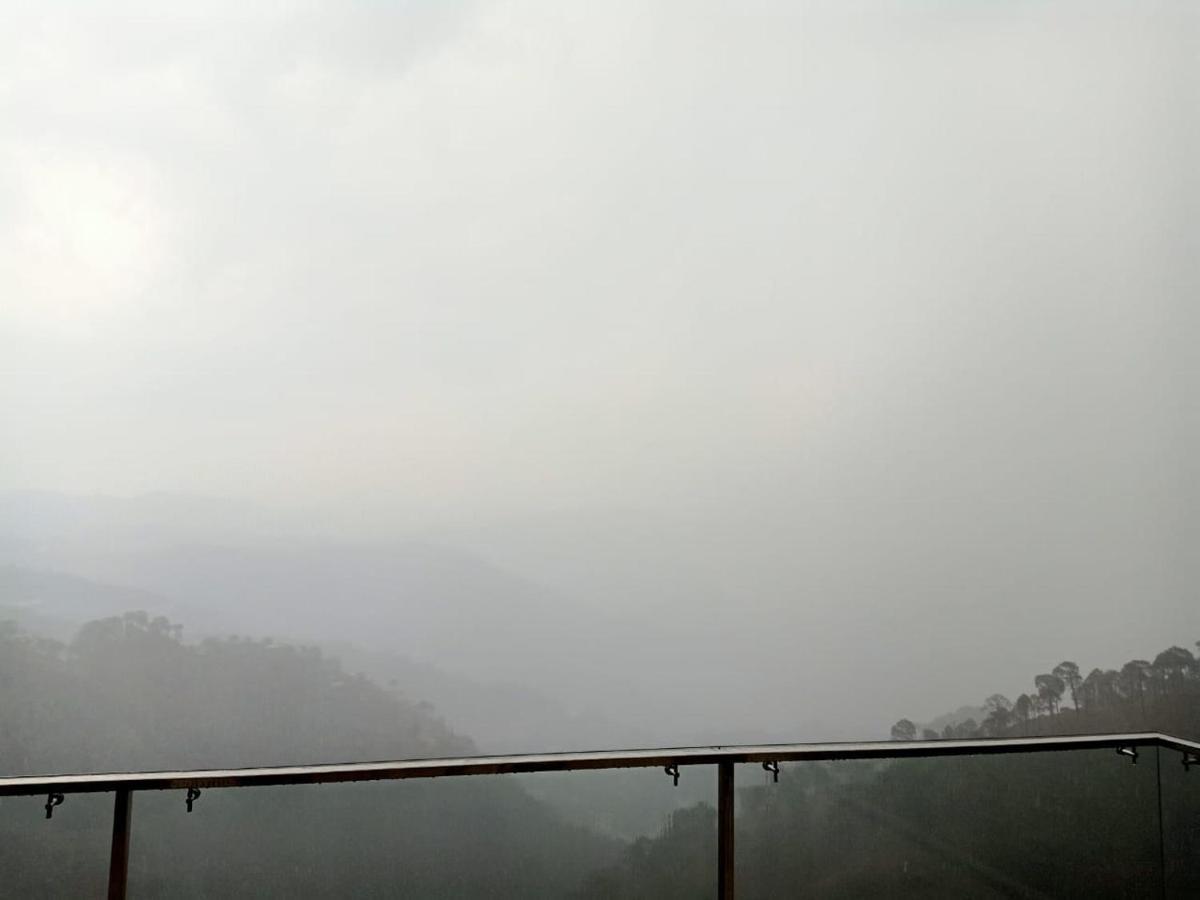 Pine Peak Villa Kasauli Kültér fotó