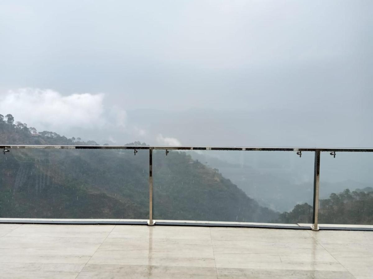 Pine Peak Villa Kasauli Kültér fotó