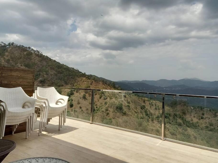 Pine Peak Villa Kasauli Kültér fotó