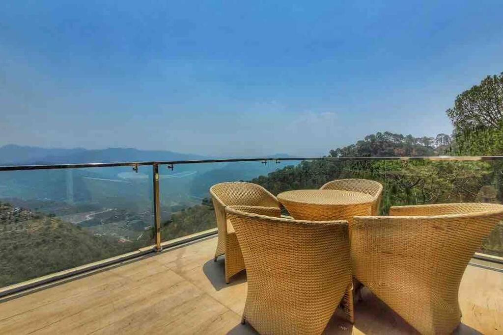 Pine Peak Villa Kasauli Kültér fotó