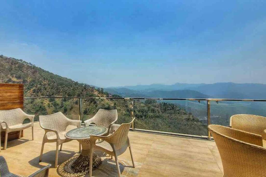 Pine Peak Villa Kasauli Kültér fotó